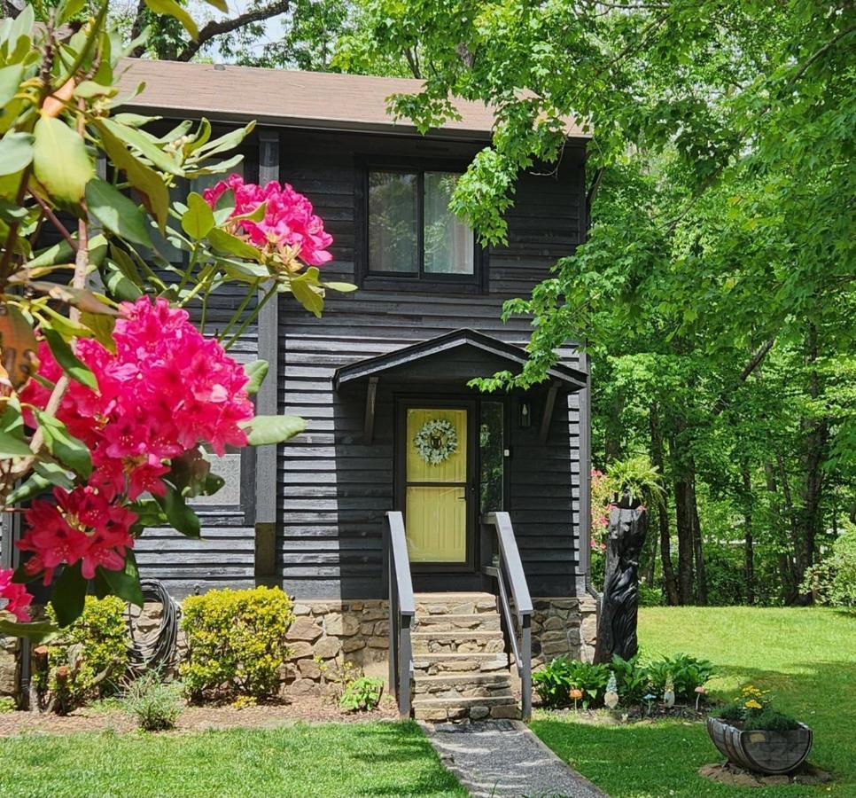 J.Creek Retreat, Creekside Townhouse +1 Car Garage Villa Maggie Valley Eksteriør billede