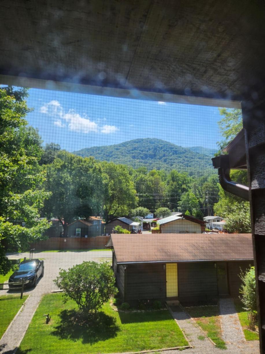J.Creek Retreat, Creekside Townhouse +1 Car Garage Villa Maggie Valley Eksteriør billede